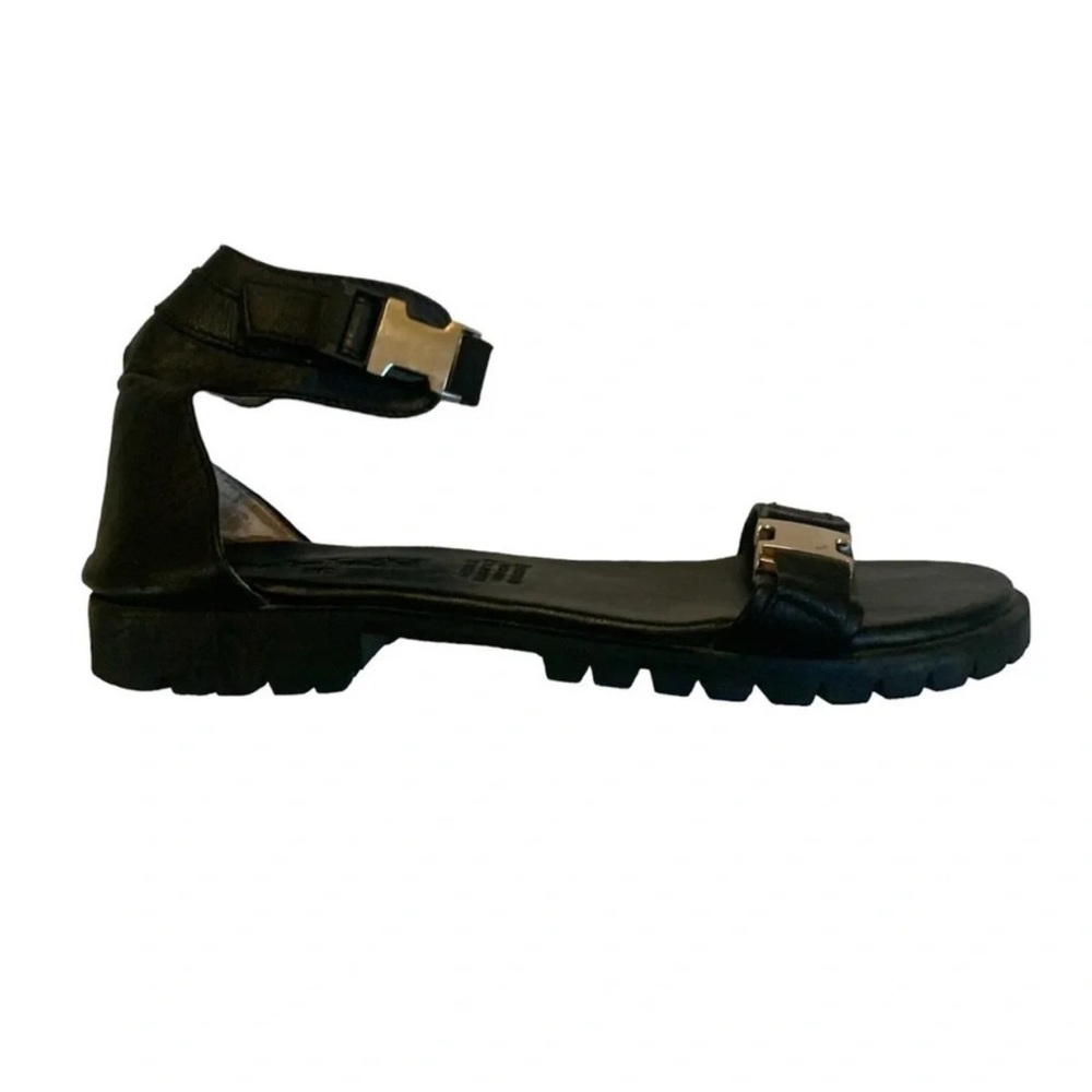 ONE DAY SALE 👸🏻 HOST PICK Shakuhachi Black Ankle Strap Sandals, size 8